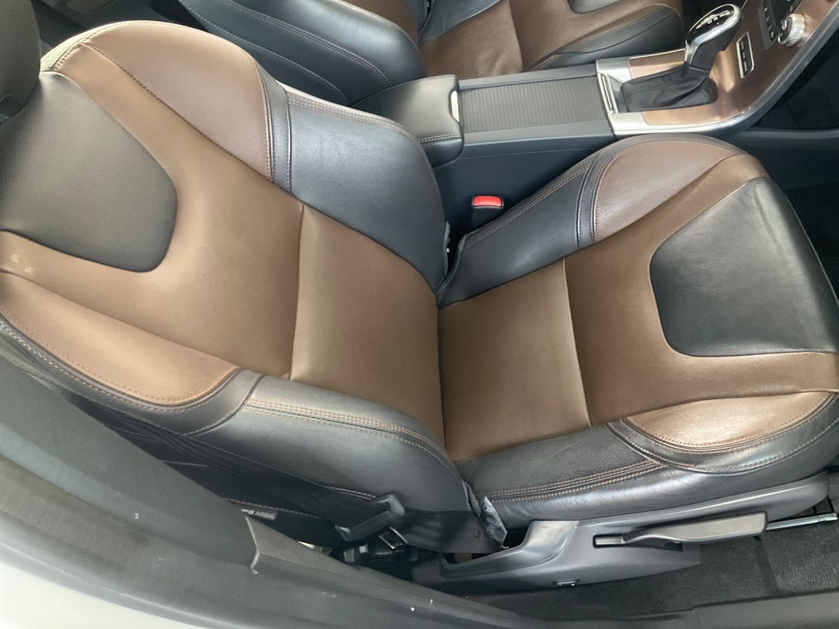 Volvo XC60 2015 — photo 43