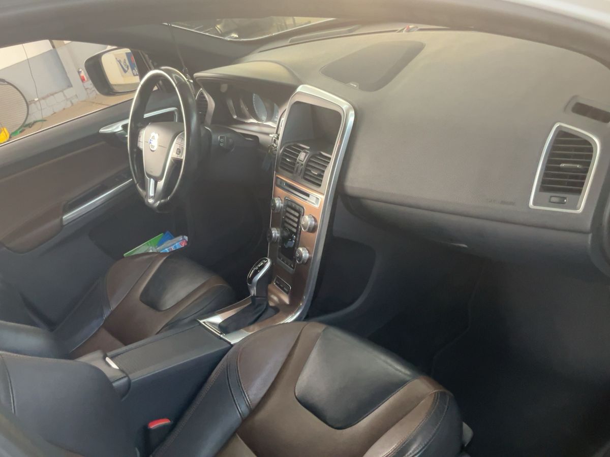 Volvo XC60 2015 — photo 19