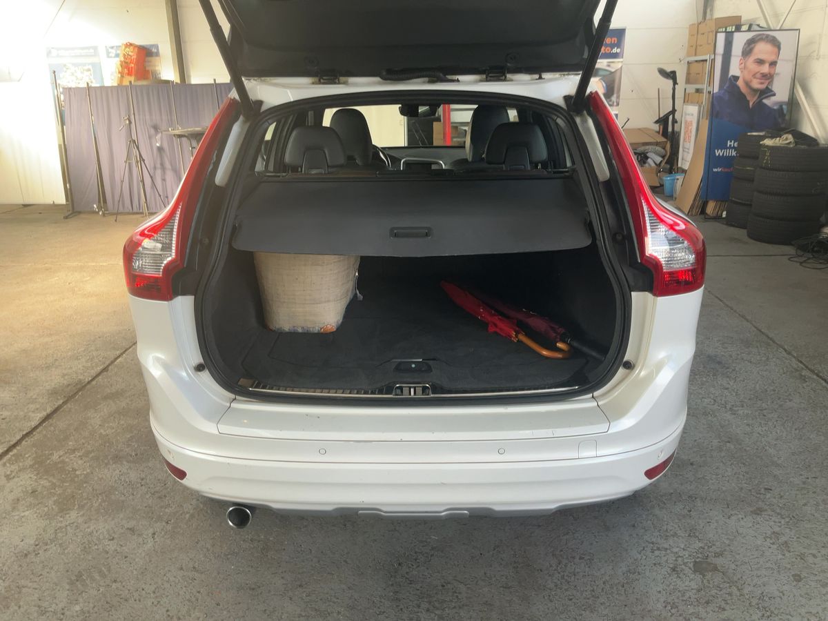 Volvo XC60 2015 — photo 17