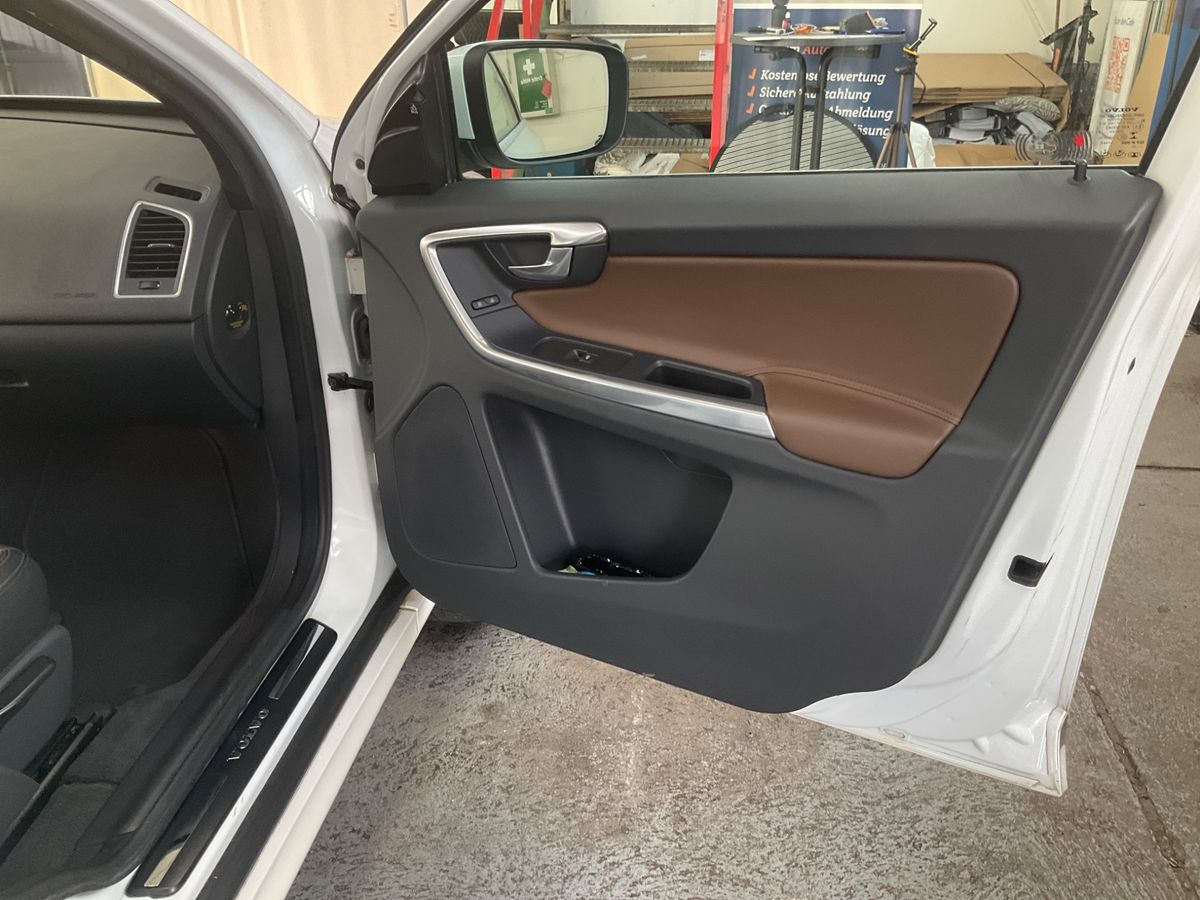 Volvo XC60 2015 — photo 40