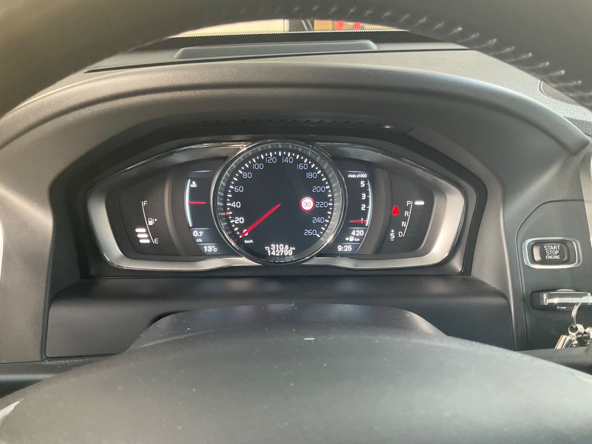 Volvo XC60 2015 — photo 20