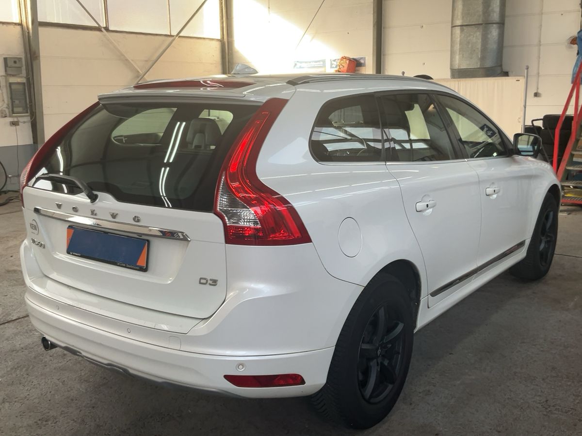 Volvo XC60 2015 — photo 9
