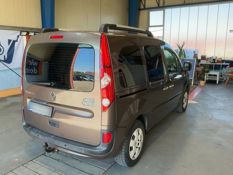 Renault Kangoo 1.6 Happy Family — zdjęcie 6