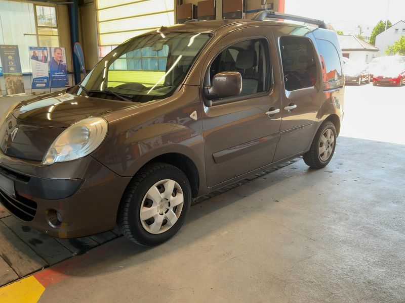 Renault Kangoo 1.6 Happy Family — zdjęcie 2