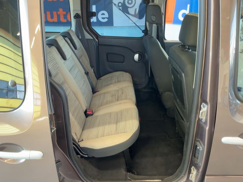 Renault Kangoo 1.6 Happy Family — zdjęcie 14