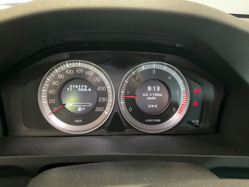 Volvo V60 2.0 D4 Momentum — zdjęcie 13