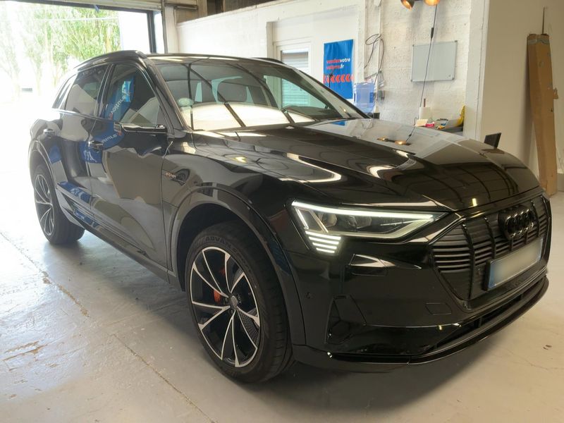Audi e-tron 55 quattro Avus — zdjęcie 8