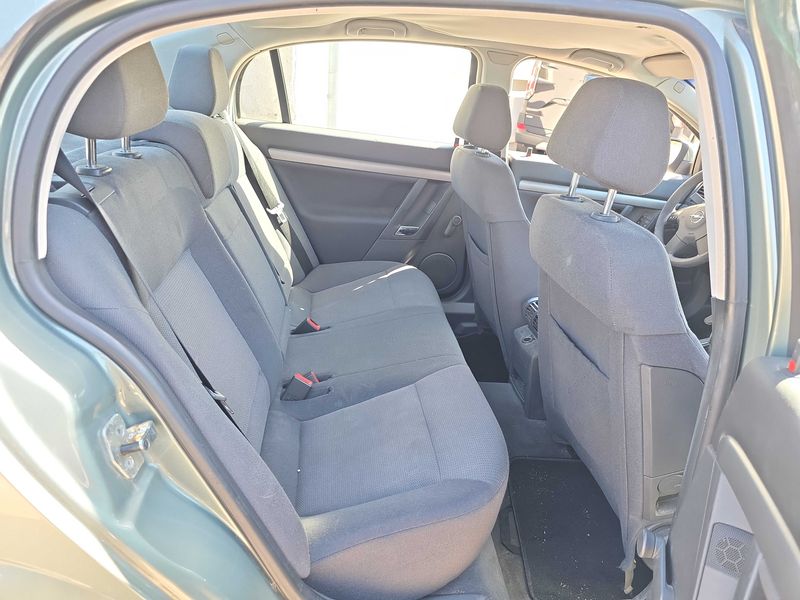 Opel Vectra 2.2 Comfort — zdjęcie 13