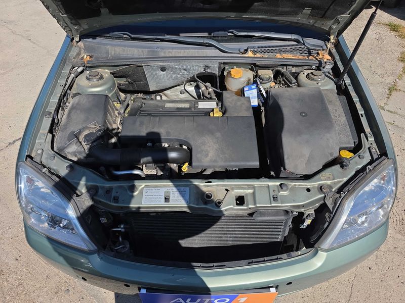 Opel Vectra 2.2 Comfort — zdjęcie 8