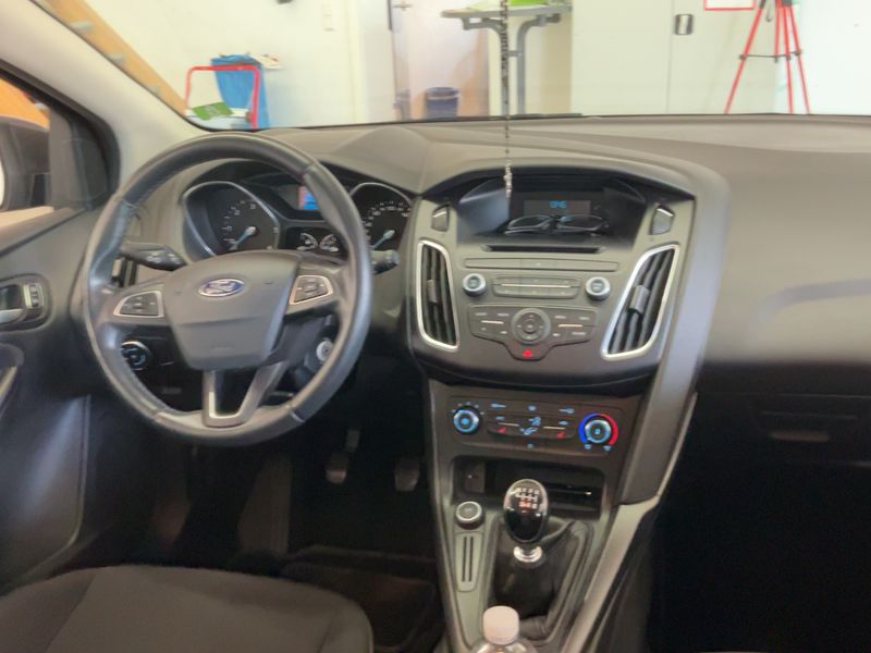 Ford Focus 1.5 TDCi Trend 2017 – снимка 18