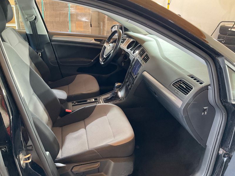 Volkswagen e-Golf VII electric drive 85 kW — zdjęcie 11
