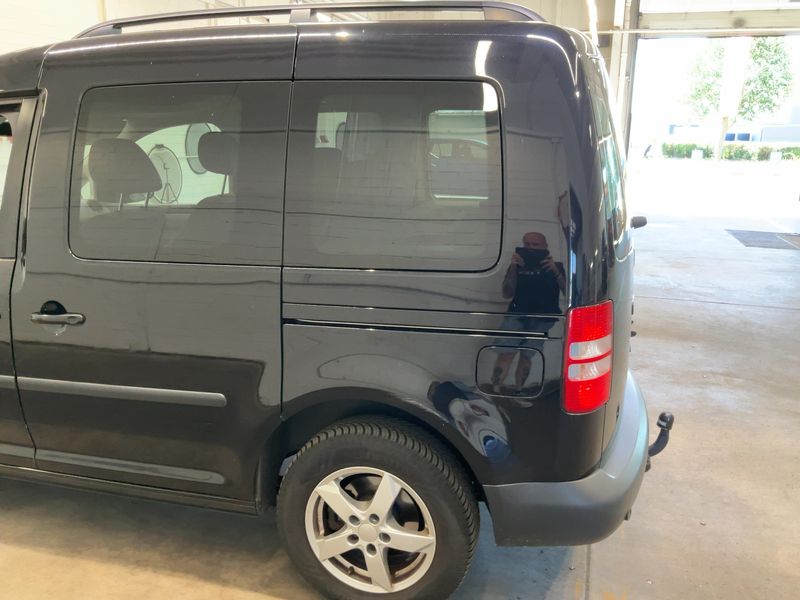Volkswagen Caddy 1.6 BIFuel Trendline — zdjęcie 3