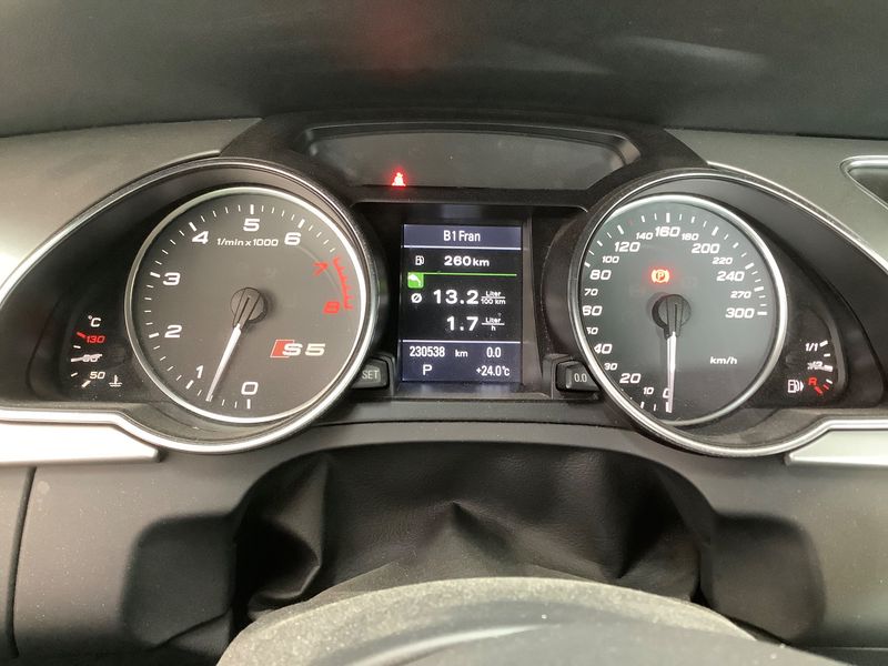 Audi S5 4.2 V8 FSI quattro — zdjęcie 13