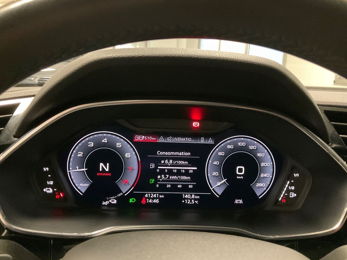 Audi Q3 2022 — photo 19