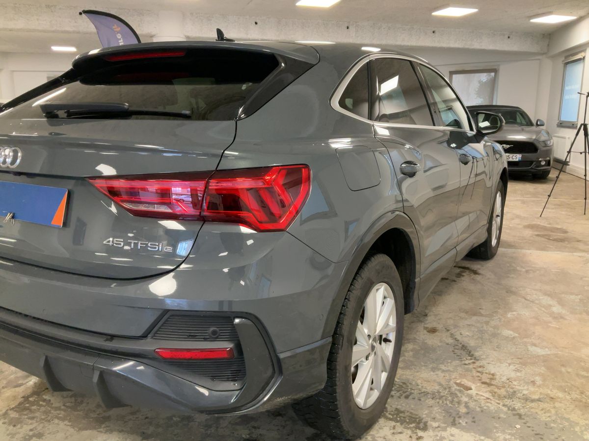 Audi Q3 2022 — photo 9