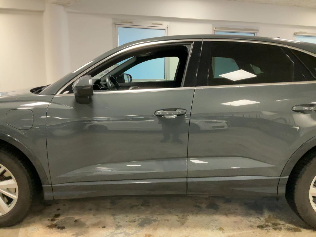 Audi Q3 2022 — photo 5
