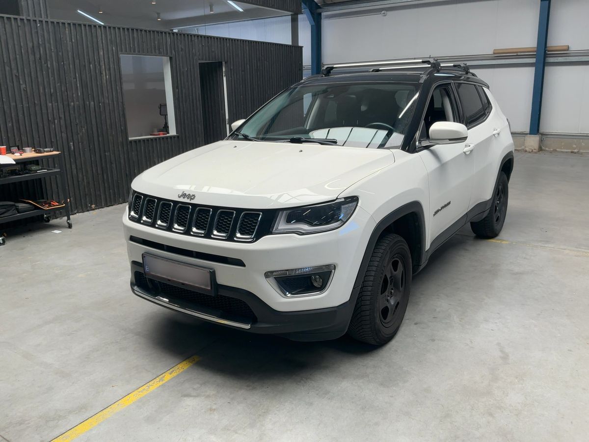 Jeep Compass 2017 — photo 1