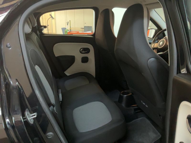 Renault Twingo electric drive 60 kW Zen Electric 2021 – снимка 19