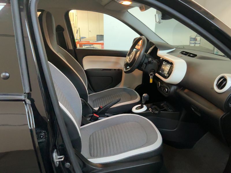 Renault Twingo electric drive 60 kW Zen Electric 2021 – снимка 16