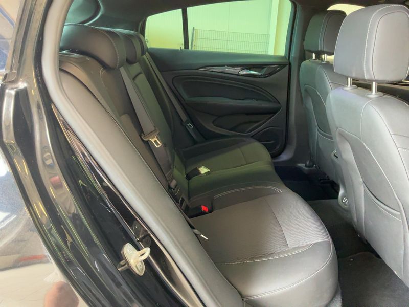 Opel Insignia Grand Sport 2.0 CDTI Dynamic — zdjęcie 14