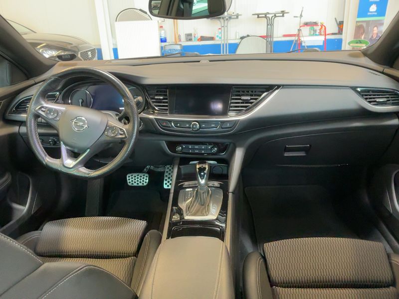 Opel Insignia Grand Sport 2.0 CDTI Dynamic — zdjęcie 12