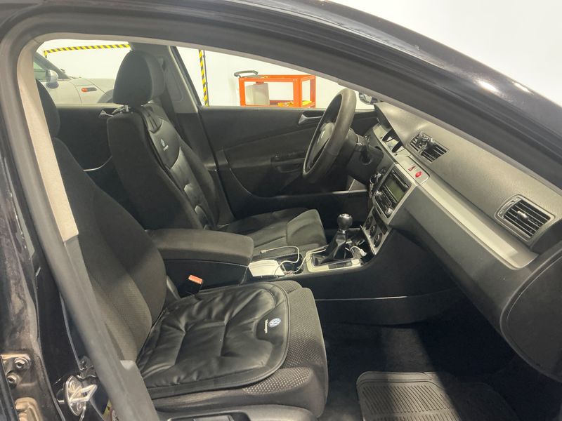 Volkswagen Passat 2.0 TDI Comfortline — zdjęcie 3