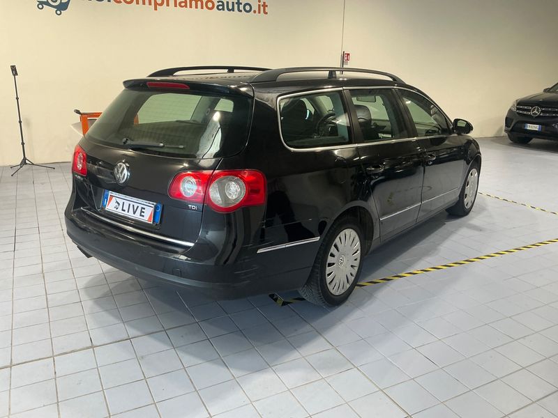 Volkswagen Passat 2.0 TDI Comfortline — zdjęcie 2