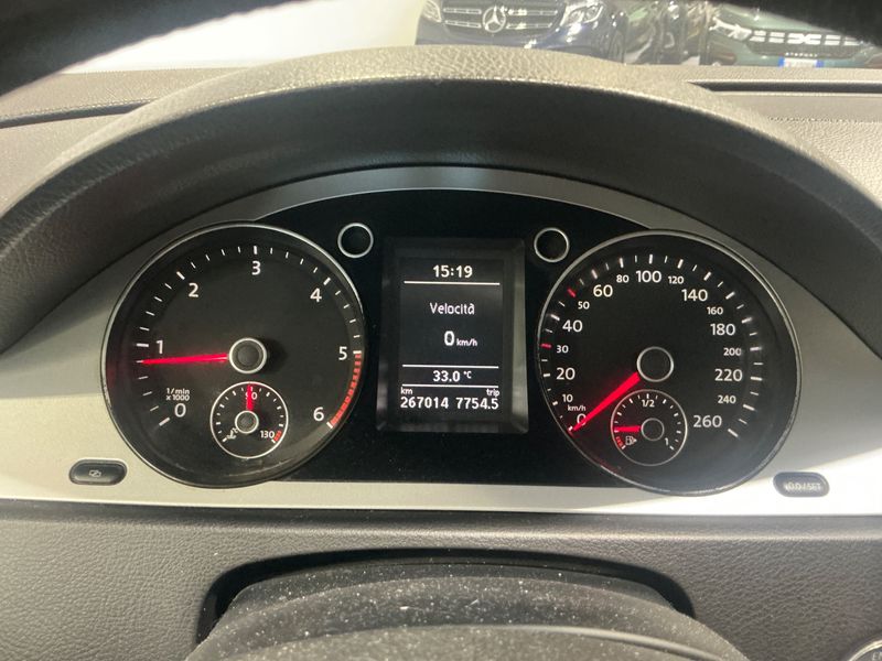 Volkswagen Passat 2.0 TDI Comfortline — zdjęcie 4