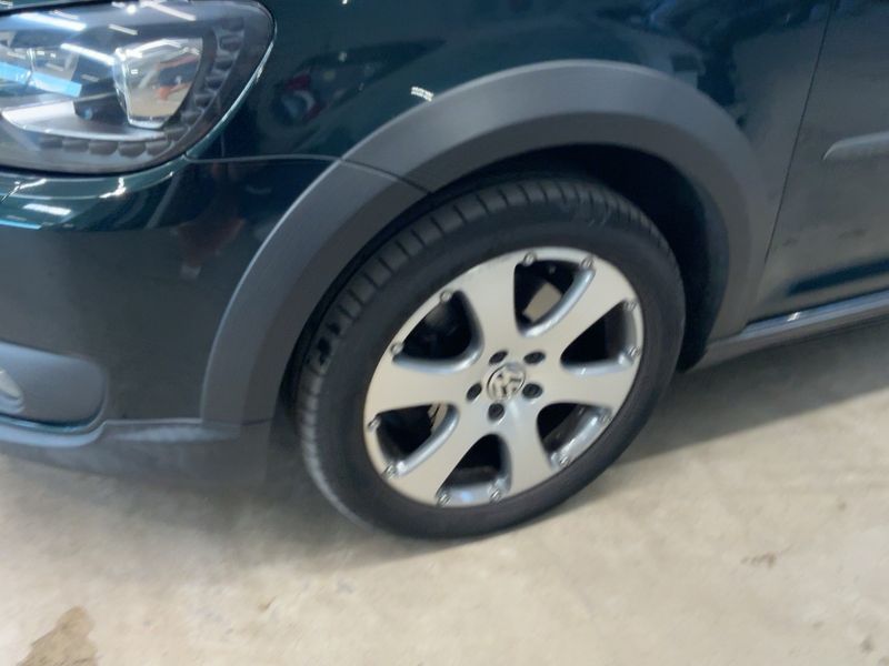 Volkswagen Touran 2.0 TDI CrossTouran 2012 – снимка 3