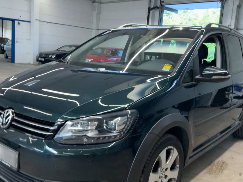 Volkswagen Touran 2.0 TDI CrossTouran 2012 – снимка 2