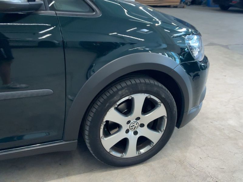 Volkswagen Touran 2.0 TDI CrossTouran 2012 – снимка 11