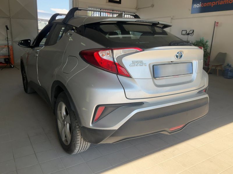 Toyota C-HR 1.8 Hybrid Active — zdjęcie 3