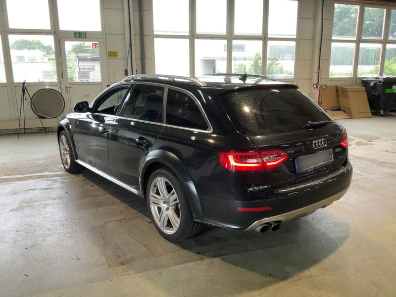 Audi A4 Allroad 2.0 TDI — zdjęcie 3