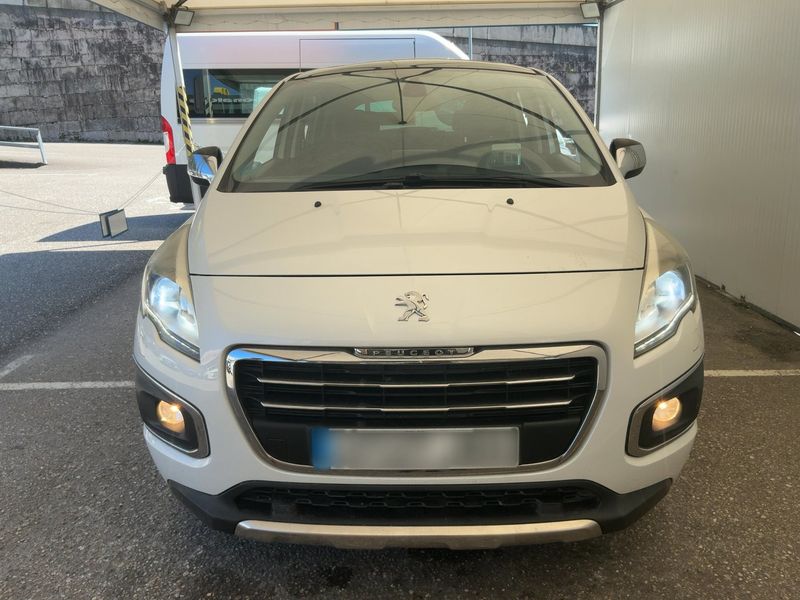 Peugeot 3008 2.0 HDi Allure — zdjęcie 9
