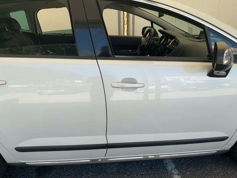Peugeot 3008 2.0 HDi Allure — zdjęcie 7