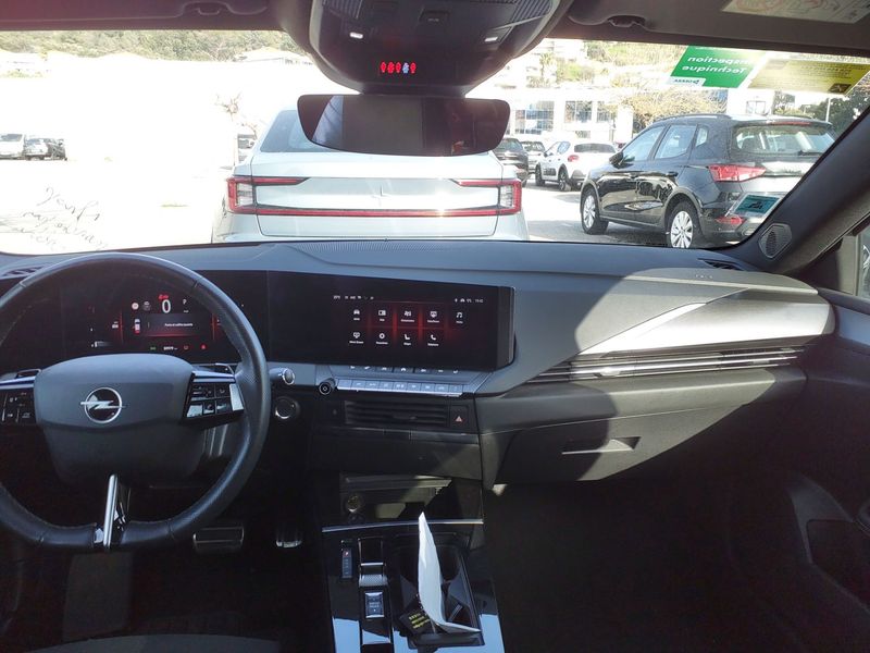 Opel Astra 1.2 Turbo GS — zdjęcie 10