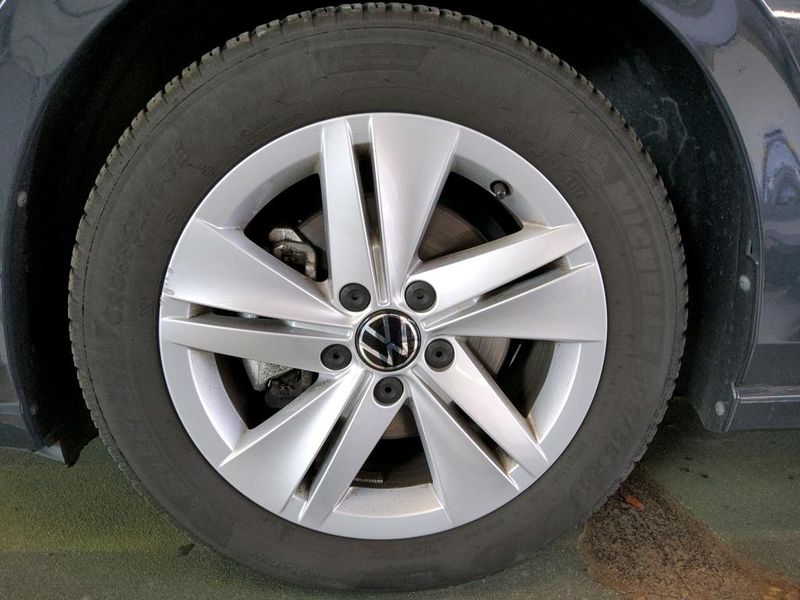 Volkswagen Golf VIII 1.0 TSI Life — zdjęcie 24