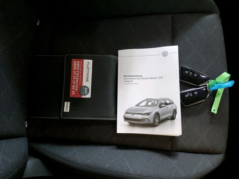 Volkswagen Golf VIII 1.0 TSI Life — zdjęcie 16