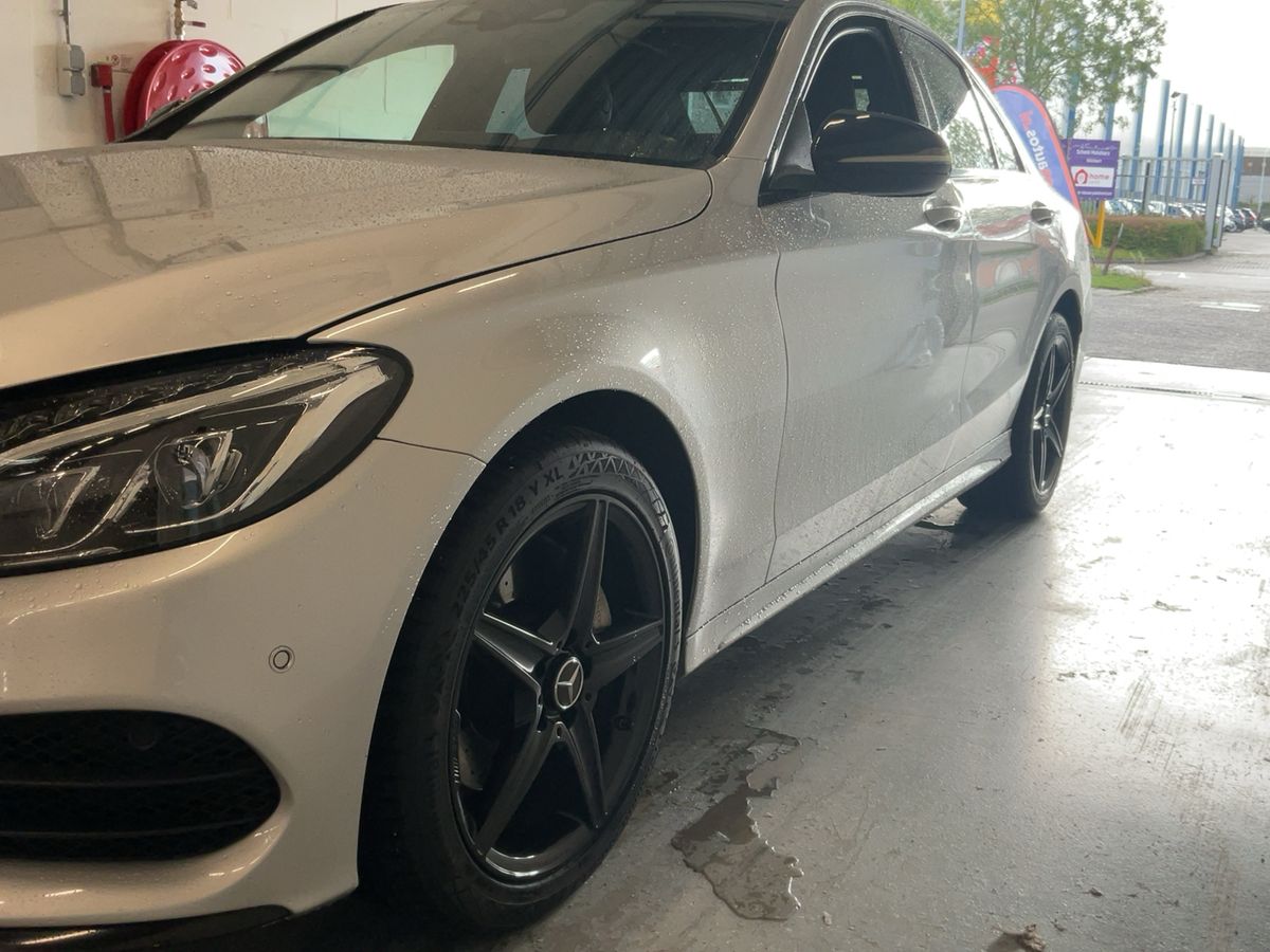 Mercedes-Benz C-Klasse C 180 CGI AMG Line