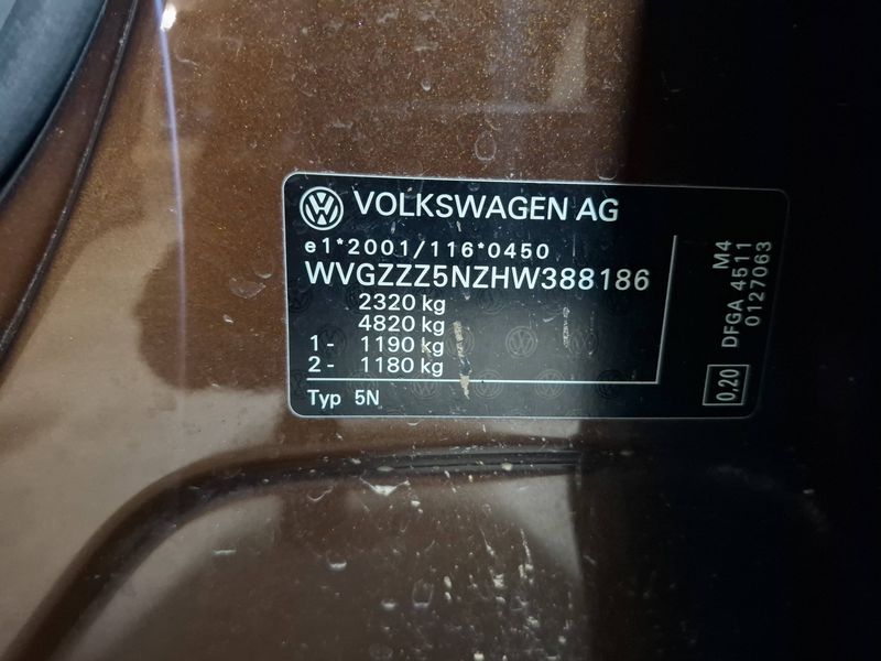 Volkswagen Tiguan 2.0 TDI Carat 4Motion BlueMotion Tech — zdjęcie 15