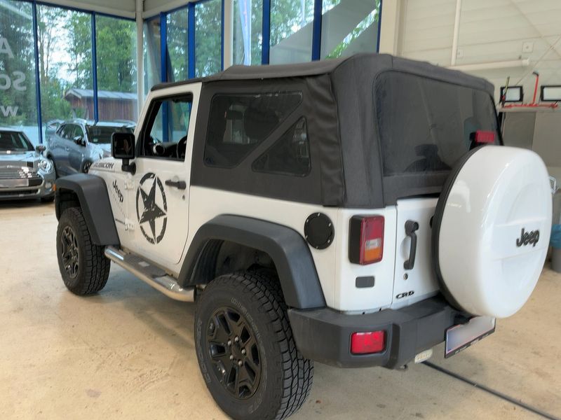 Jeep Wrangler Unlimited 2.8 CRD Rubicon — zdjęcie 3
