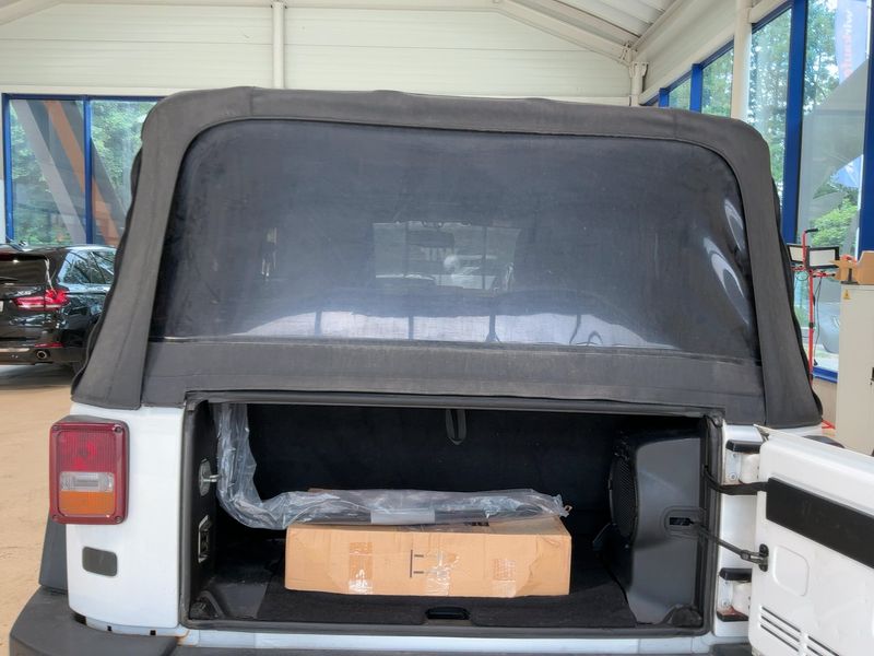 Jeep Wrangler Unlimited 2.8 CRD Rubicon — zdjęcie 10