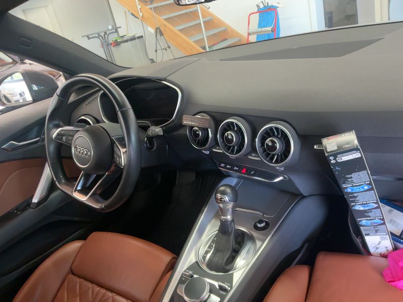 Audi TT 2.0 TFSI quattro Coupe — zdjęcie 12