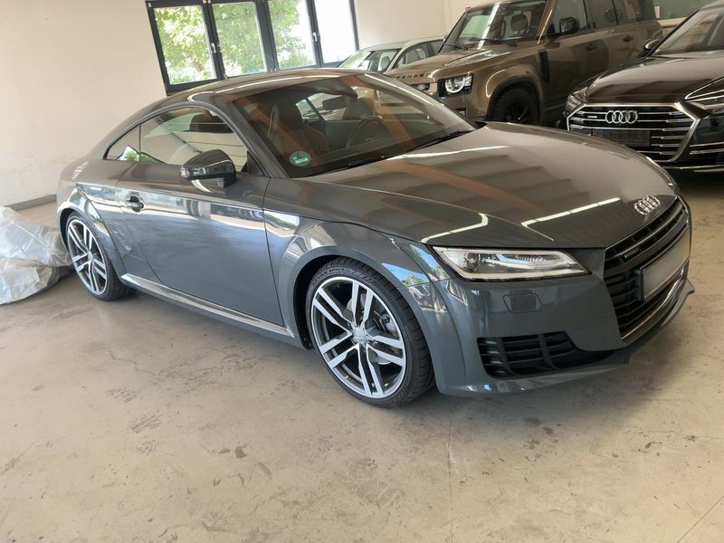 Audi TT 2.0 TFSI quattro Coupe — zdjęcie 8
