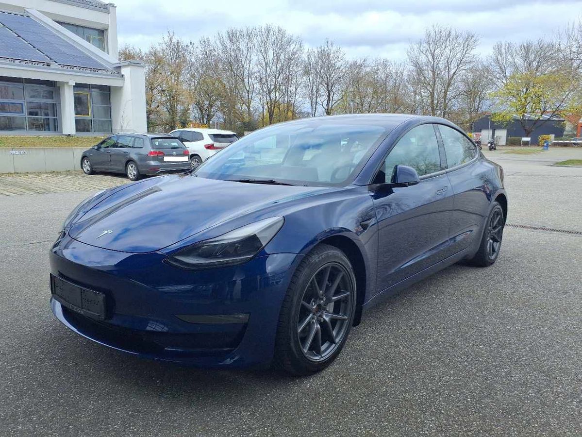 Tesla Model 2022