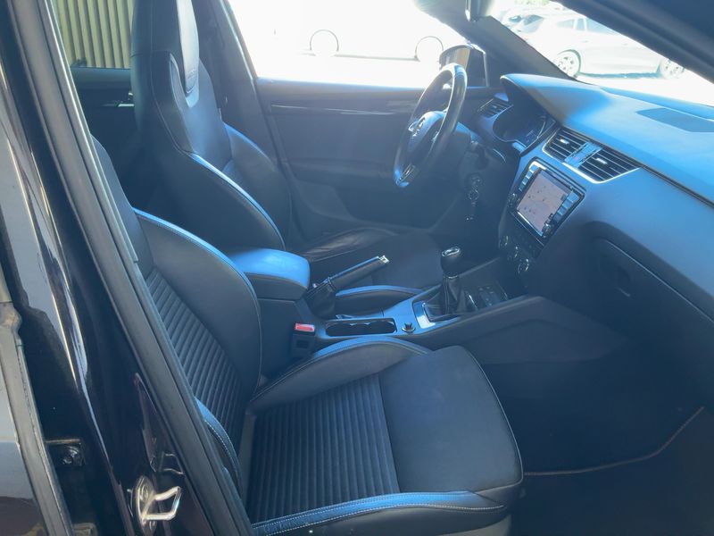 Skoda Octavia 2.0 TSI RS — zdjęcie 11