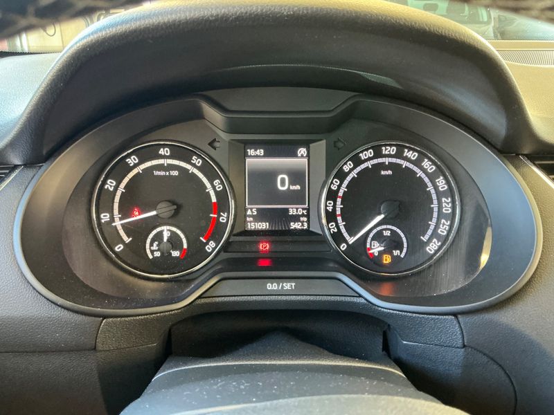 Skoda Octavia 2.0 TSI RS — zdjęcie 13