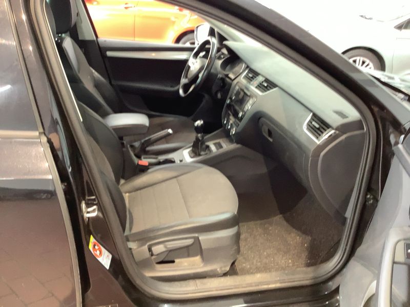 Skoda Octavia 2.0 TDI Elegance 2014 – снимка 17