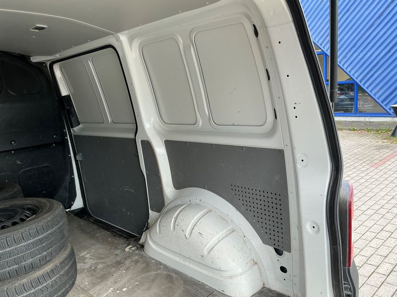 Volkswagen T5 Transporter 2.0 TDI Kasten 2015 – снимка 27
