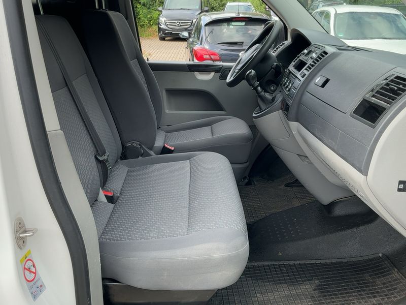 Volkswagen T5 Transporter 2.0 TDI Kasten — zdjęcie 11